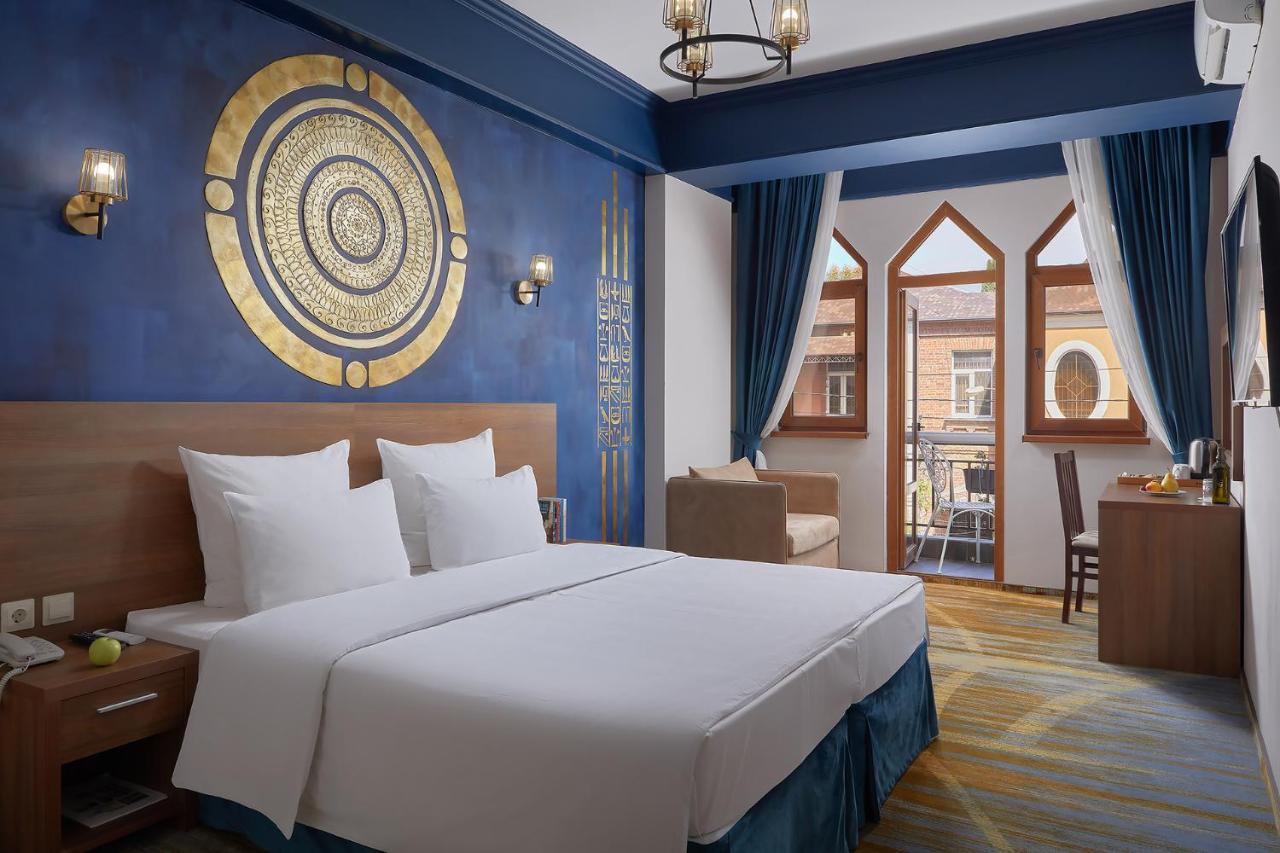 Garuda Boutique Hotel Sukhumi Exterior photo