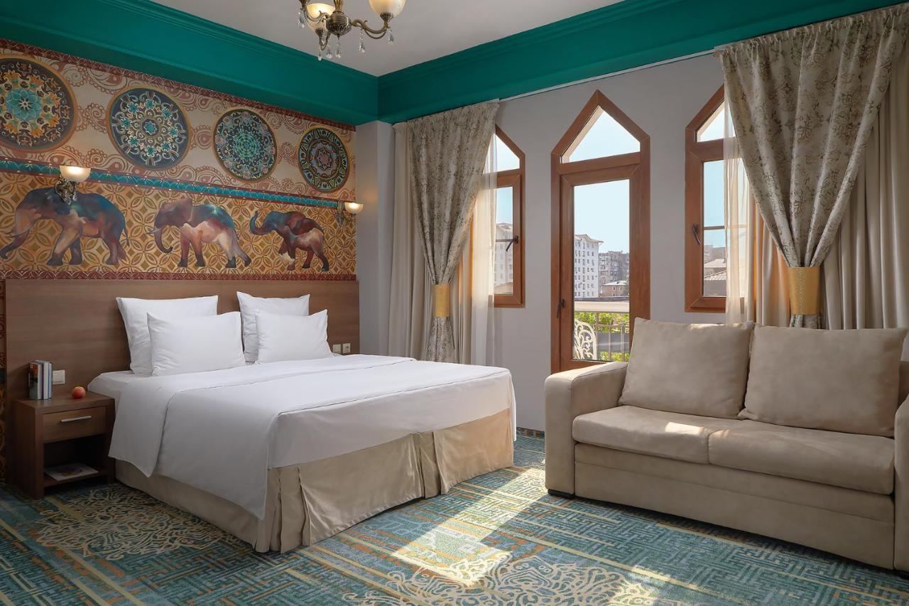Garuda Boutique Hotel Sukhumi Exterior photo