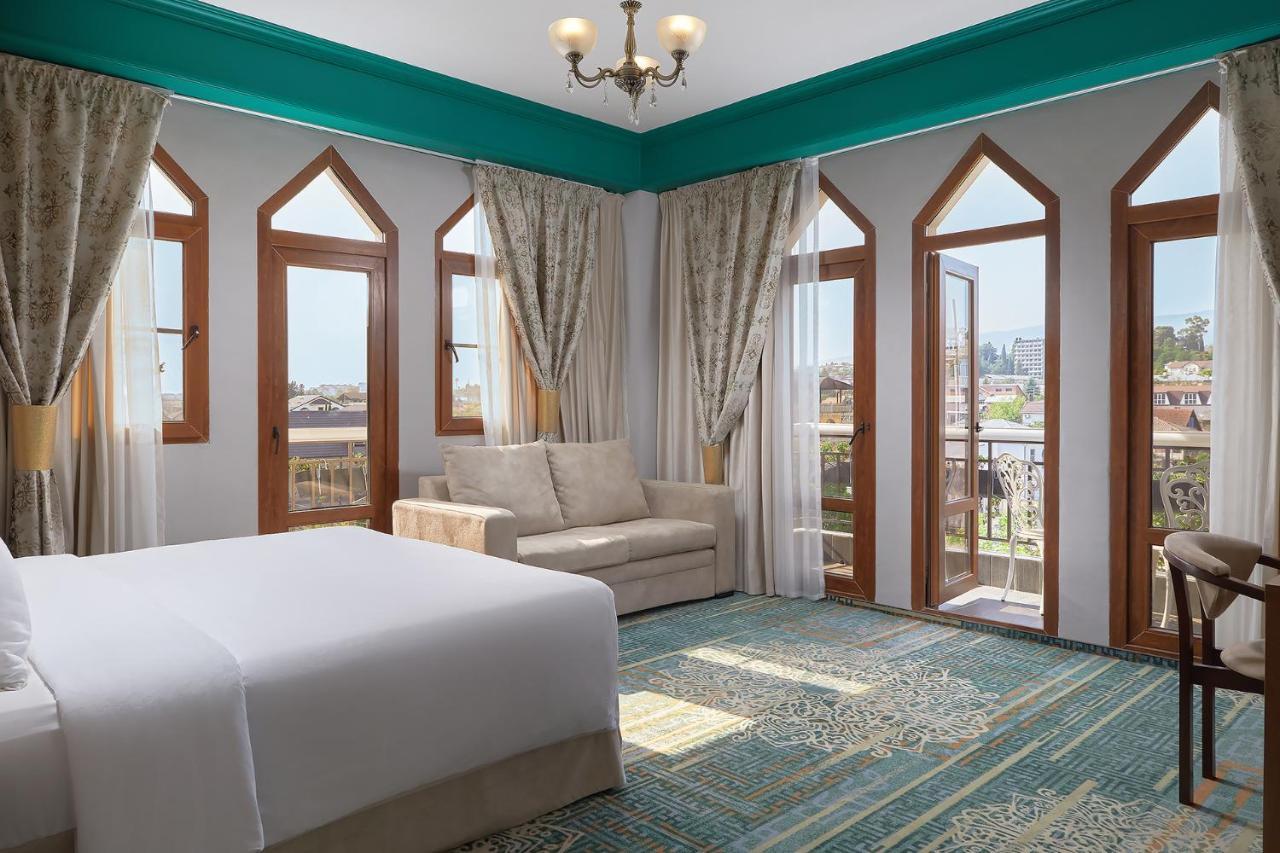 Garuda Boutique Hotel Sukhumi Exterior photo